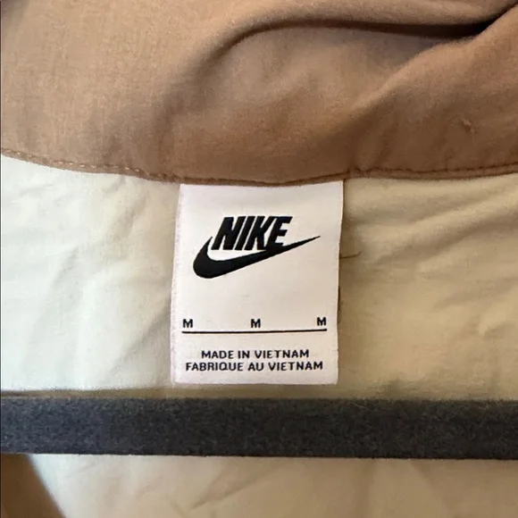 Nike packable jacket - Picture 4 of 8